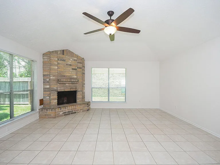 2303 Old Dixie Dr — Photo 6