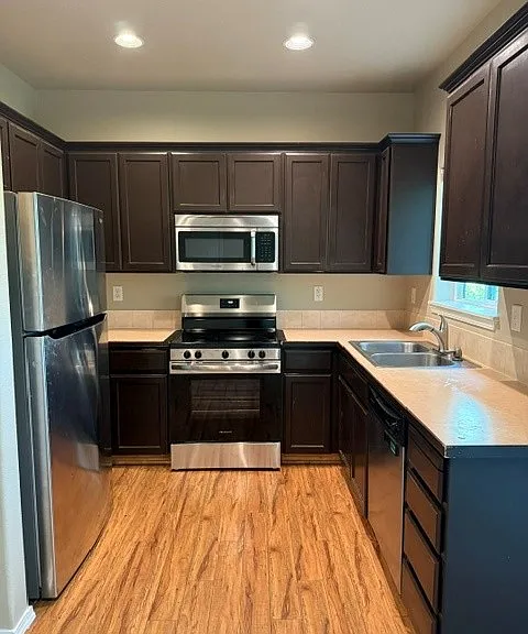 157 NW Marshall Dr — Photo 10