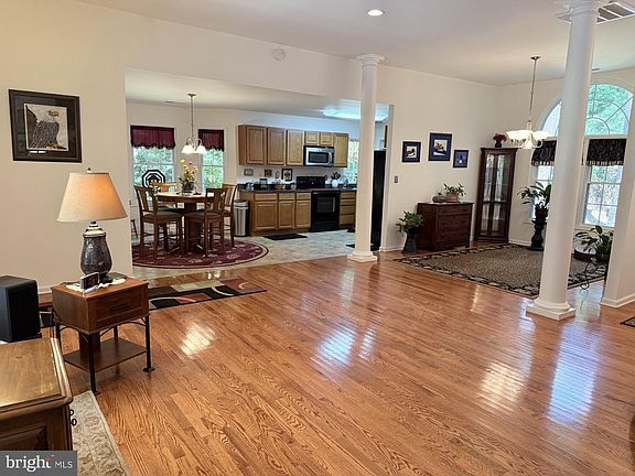 4th image of 7407 Cherry Walk Rd
