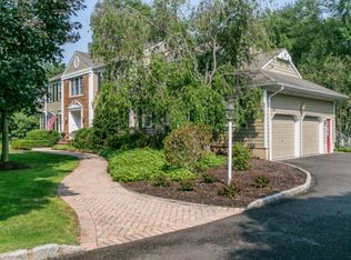 26 Old Coach Rd, Basking Ridge, NJ 07920