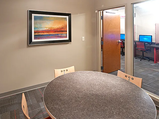 College Suites at Washington Square — Photo 2
