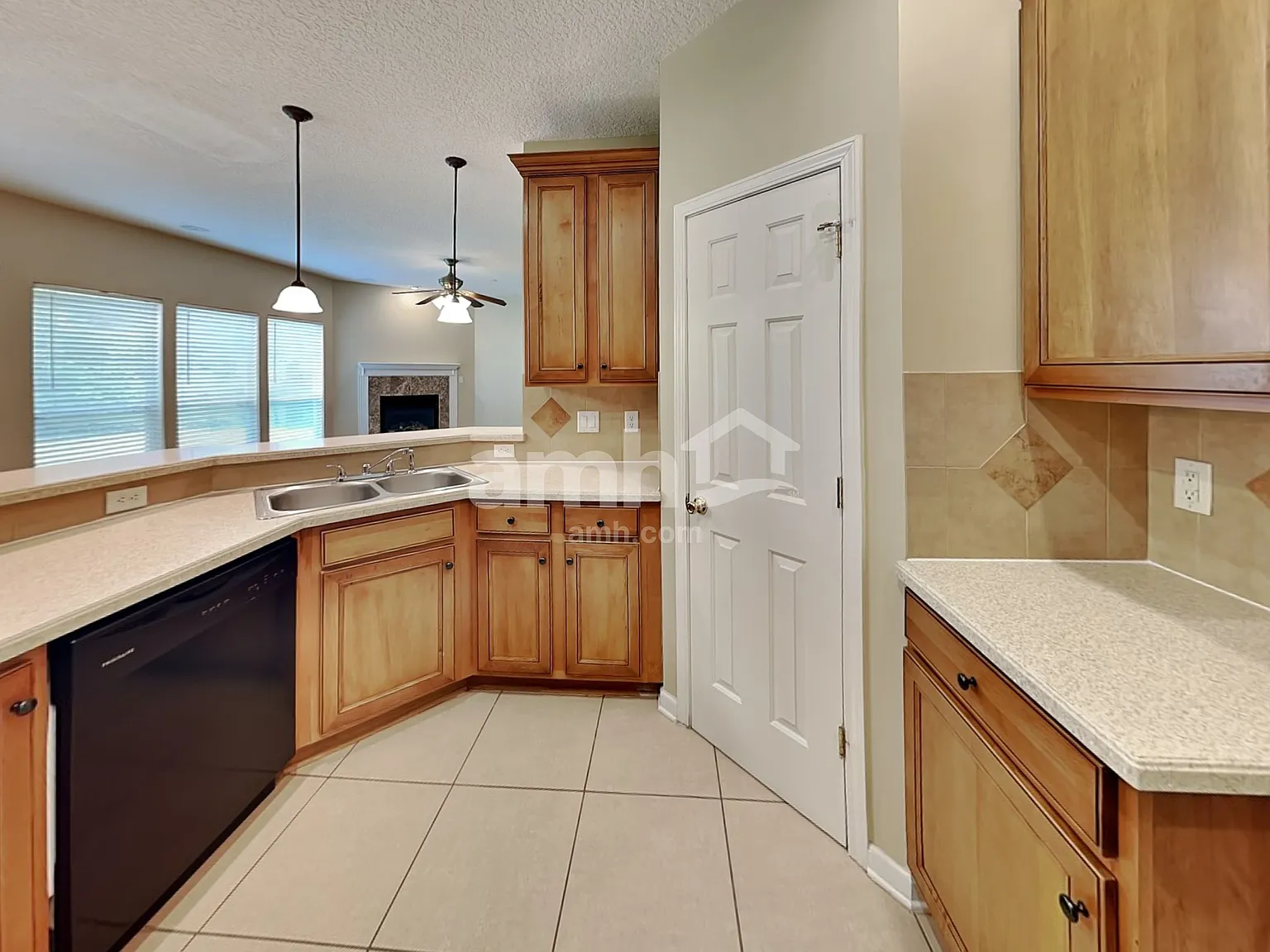 4 bed, 3.0 bath, 2275 sqft, $2,515 — Photo 4