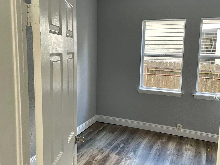 2312 W Spruce St #B — Photo 8
