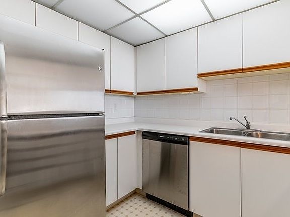 3rd image of 5090 Pinedale Ave #1004