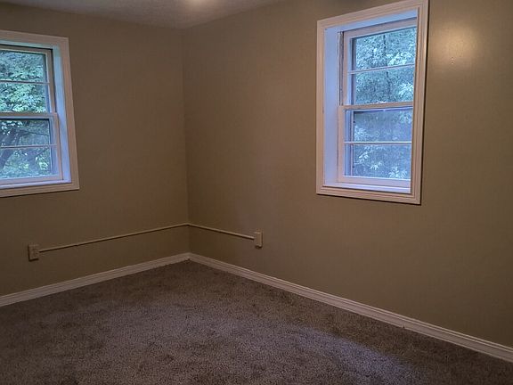 5th image of 1129 White Pond Dr