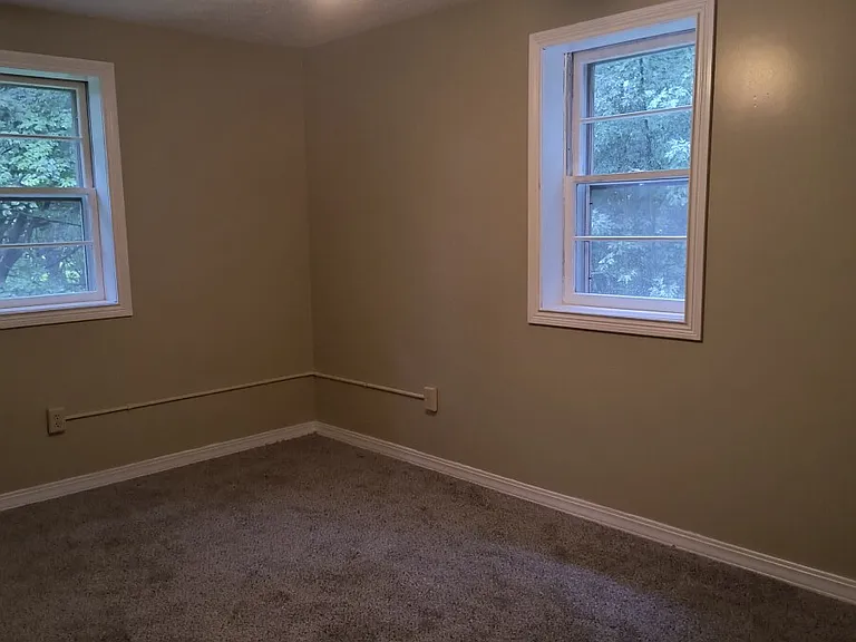 1129 White Pond Dr — Photo 5