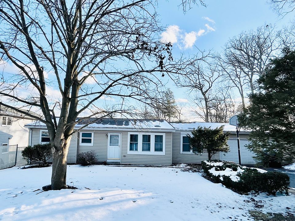 1st image of 8819 Pine Ave