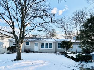 8819 Pine Ave, Wonder Lake, IL 60097