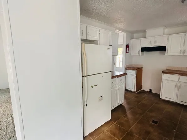 3 Bay Ave, Mc Rae Helena, GA 31055