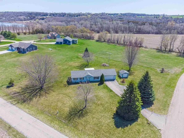N4274 Arapaho St, Markesan, WI 53946