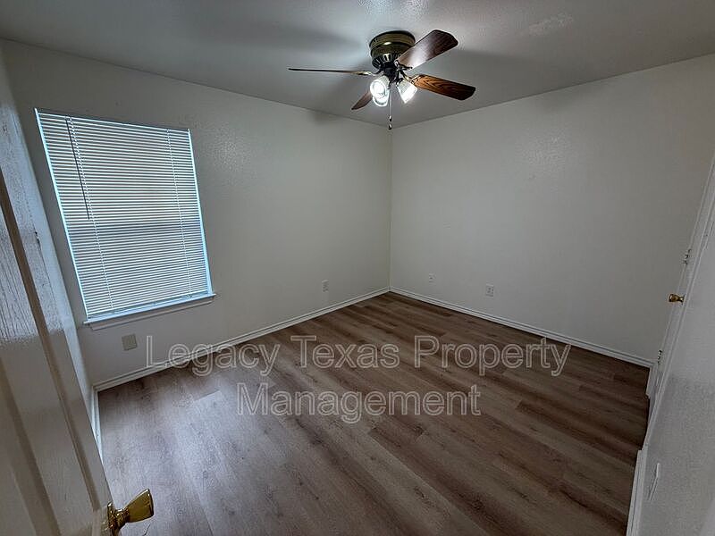 1st image of 701 Miracle Ln APT B