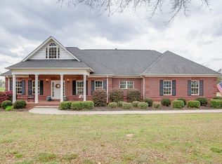 7962 County Line Rd, Gillsville, GA 30543