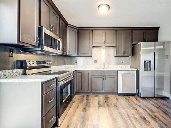 5th image of 7 Green Valley Dr