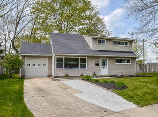 2916 Prange Dr, Cuyahoga Falls, OH 44223
