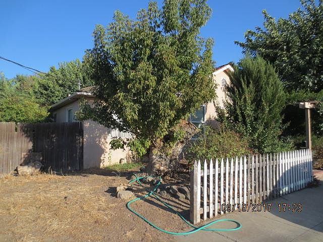 1st image of 146 N Veach Ave
