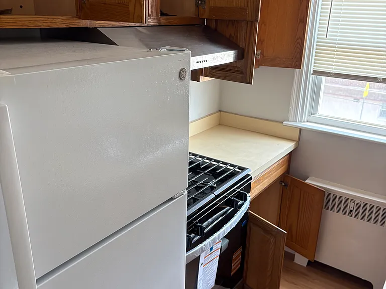 3156 Wellington St #2 — Photo 12