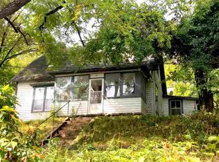 307 Oak St, Decorah, IA 52101
