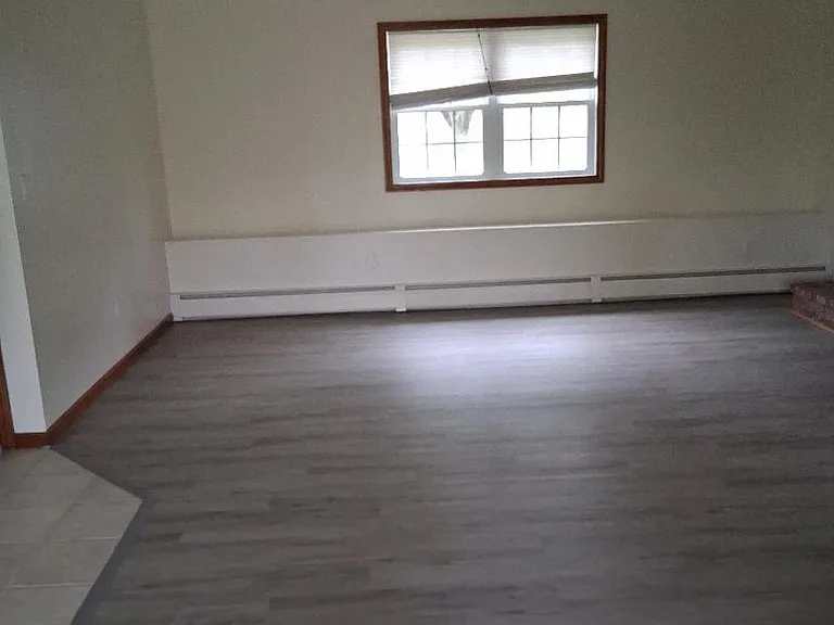 718 Forest Rd — Photo 16