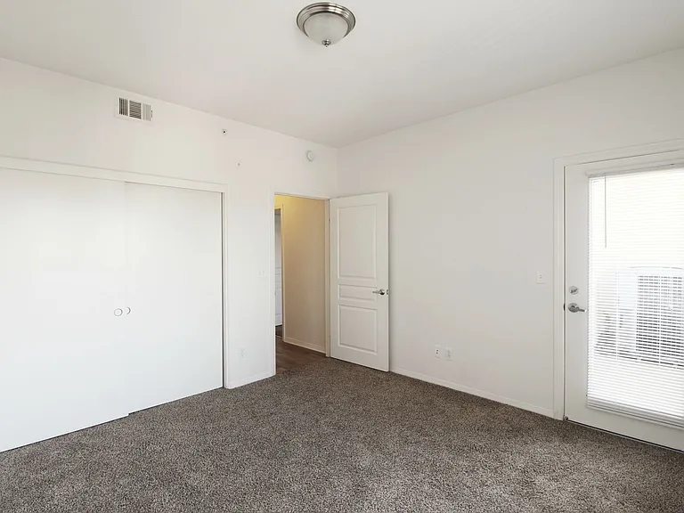 Harborview Apartments — Photo 30