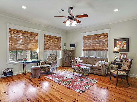5th image of 560 Asbury Lane Dr