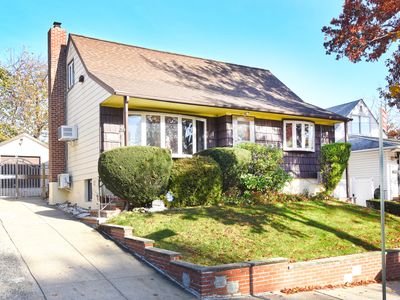 5325 Marathon Pkwy, Little Neck, NY, 11362