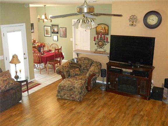 3rd image of 2733 Dorothy Dr
