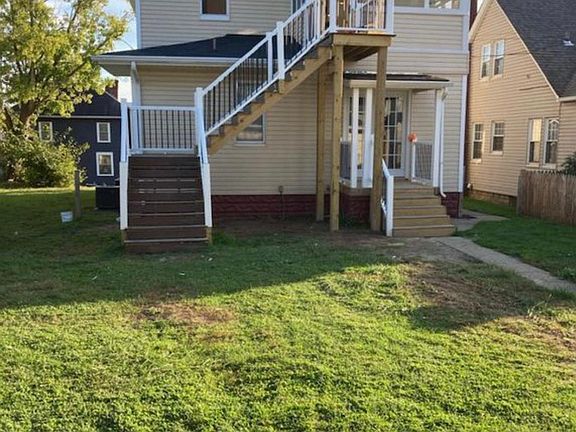 2nd image of 511 1/2 McConnell Ave