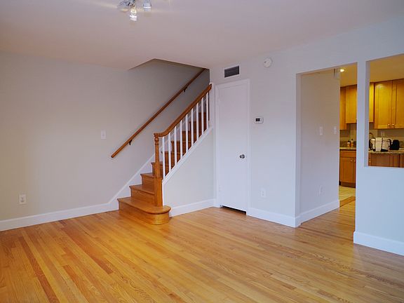 4th image of 6956 Westhampton Dr