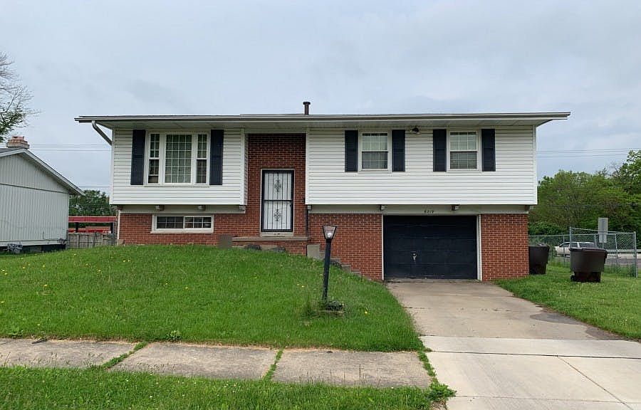 1st image of 6219 N Randwick Rd