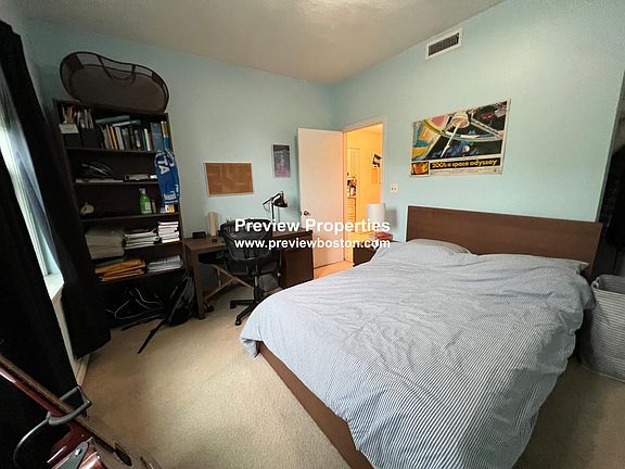 5th image of 1427 Commonwealth Ave #30C