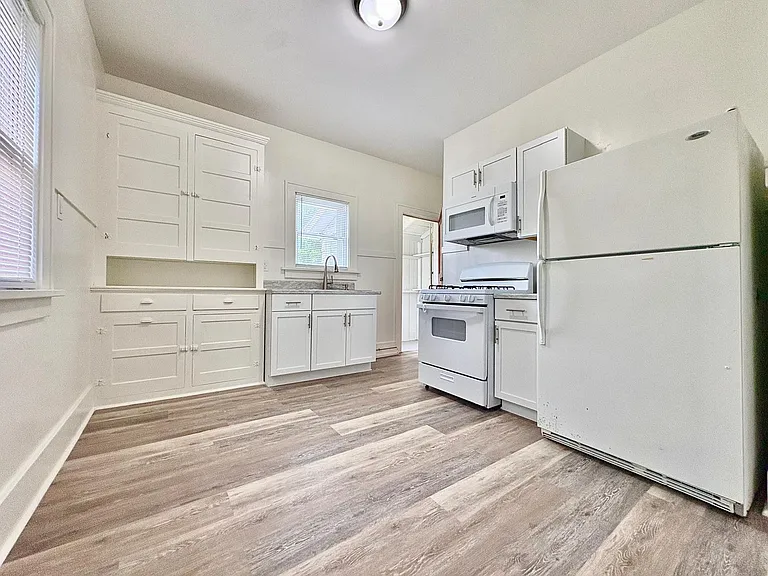 1833 Nash St — Photo 7
