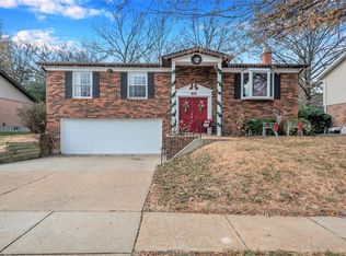 9555 Cinnabar Dr, Saint Louis, MO