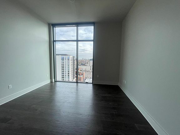 5th image of 1008 Bannock St #1612