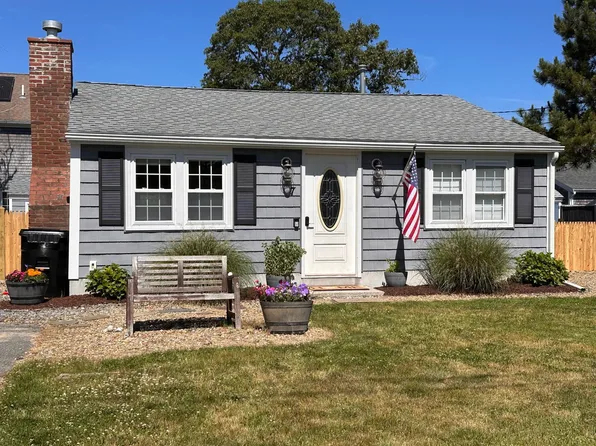 7 Bassett Lane Lane, Dennis Port, MA 02639