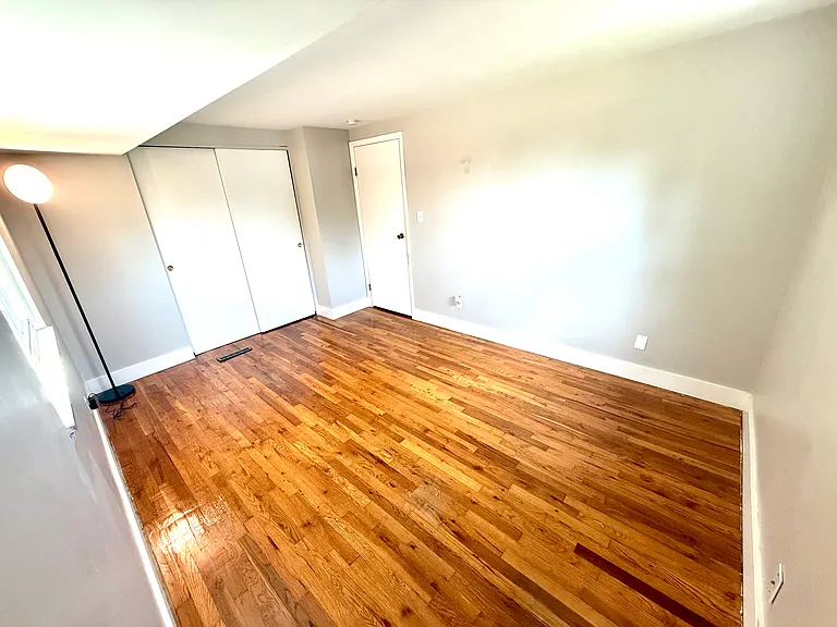 932 Woodhill Dr — Photo 8