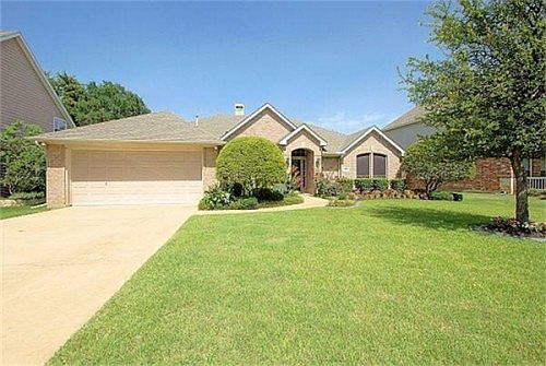 1st image of 904 Water Oak Dr