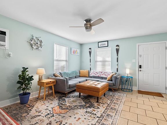 4th image of 42286 Andrea Ln