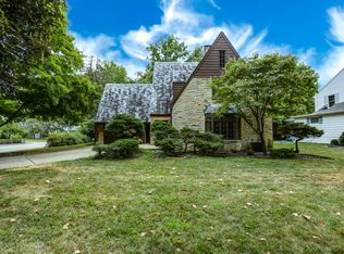 1009 W Healey St, Champaign, IL 61821