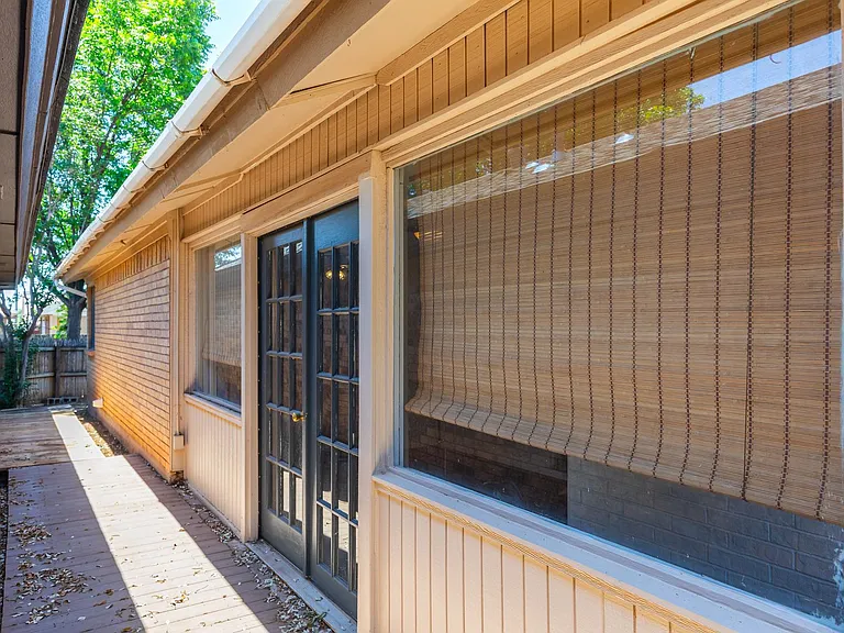 2601 Edgemont Dr — Photo 30