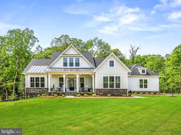 12650 Popes Head Rd, Clifton, VA 20124