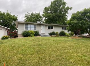 602 S State Rd, Mendon, IL 62351