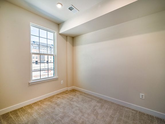 4th image of 14064 Sunrise Valley Dr