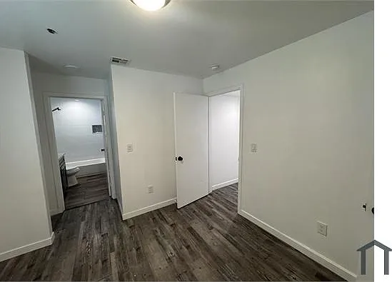 1348 W 41st Pl — Photo 13