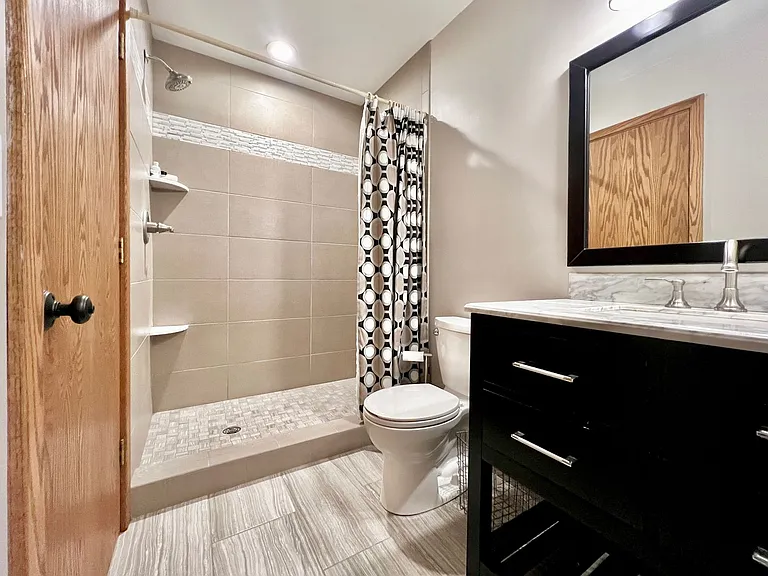 6245 Summit Ct — Photo 39