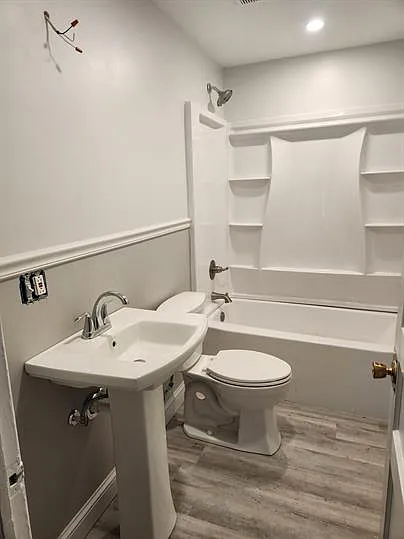 151 S Green St #4 — Photo 9