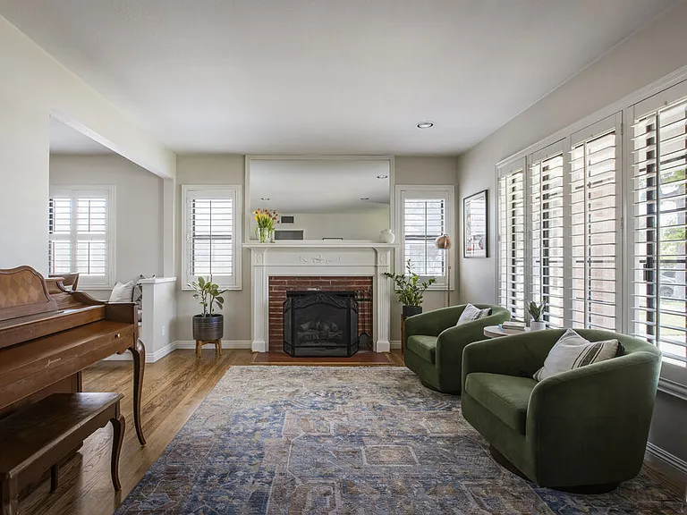 1132 N Reese Pl — Photo 8
