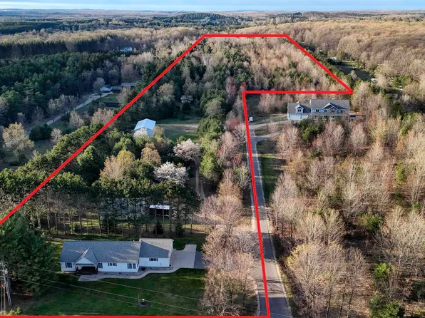 10686 Thiel Rd, Traverse City, MI 49685