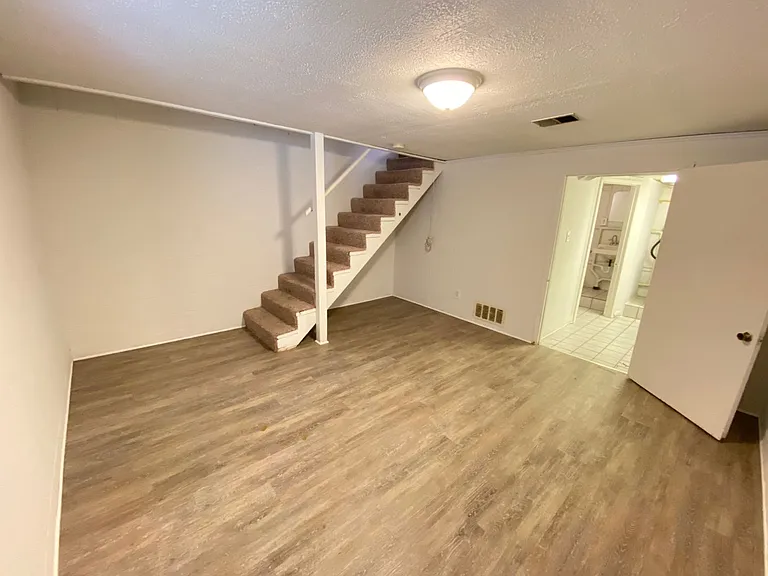 W 10th Ave 39-41 BSS — Photo 10