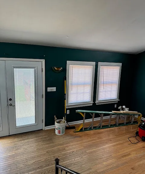 540 Decker Ave — Photo 2