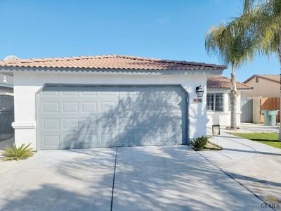 423 Via De Moreno, Delano, CA, 93215